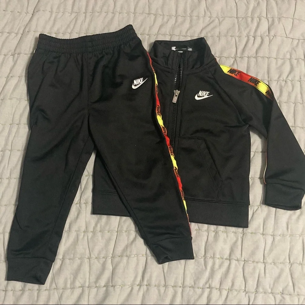 Nike kids 2 pieces set 18m - Picture 1 of 6